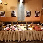 Hotel King George 3*