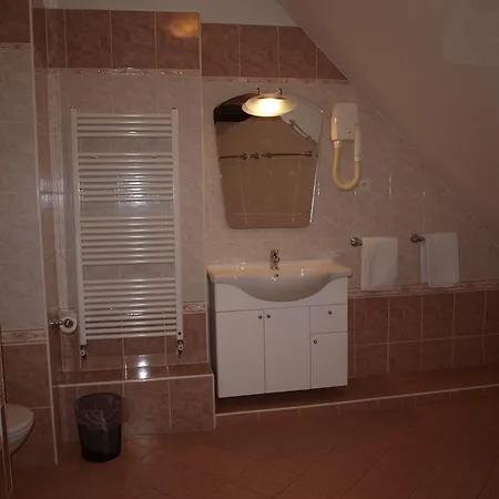 乔治国王酒店 酒店