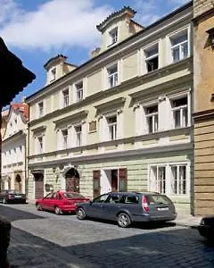 King George Hotel 3*