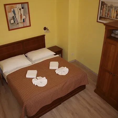 Отель King George 3*