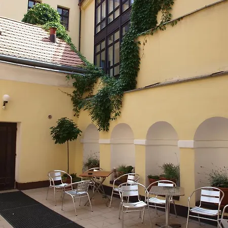King George Hotell 3*