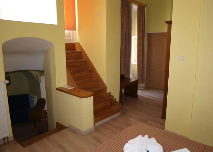 Hotel King George 3*