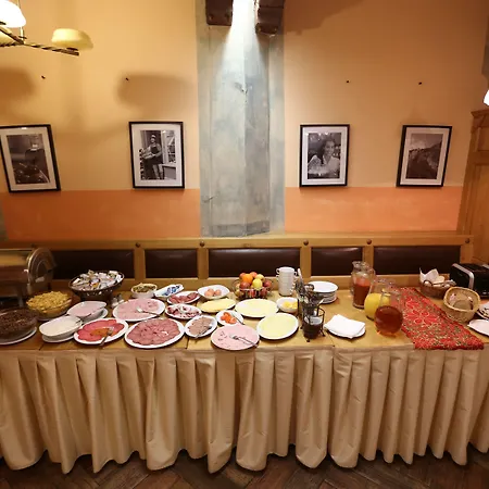 Hotel King George 3*