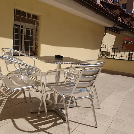 King George Hotel 3*