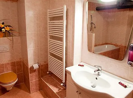 King George 3* Praha